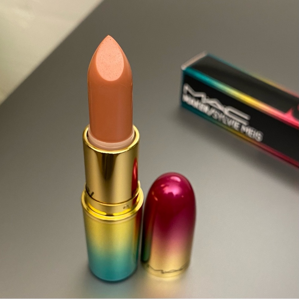 MAC Maker/Sylvie Meis Lipstick - Picture 4 of 4